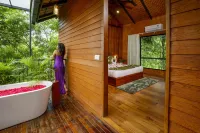 Crystal Kuruva Nature Resort & Spa - SPA