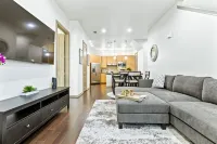 3 Story Townhouse in walking distance to Arlington's Entertainment District