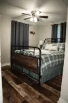 Sunset Cove - Beautiful waterfront - Relax & Unwind on the KY Lake - TN River