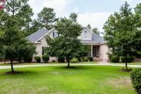 Pinehurst Vacation House w/ pool 9) beds