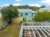 Private Pool Backyard Oasis! Tiki Bar. 3 blocks to beach. Quiet West End by 30A!