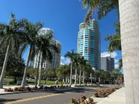 Poolside Updated Studio Across from the Beach!!