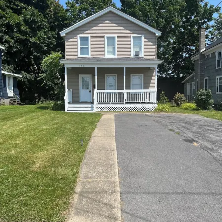 Welcome to happy home Oswego 5 bedroom to bathroom house with WiFi and AC