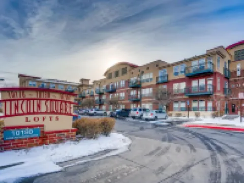 Pottery Barn Perfect Steps 2 LightRail, Mall, Restaurants, Shop, Schwab,Skyridge Hotels in Lone Tree