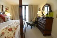 5 Star BeachAccommodations, Well Stocked, Book Now for 2026!!