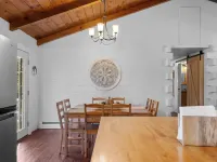 Secluded River Retreat-Fall Color Tours, Park and Ride to Trails, Family Getaway