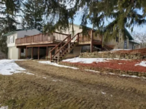 Larsen Farm Secluded Farmhouse with Hotub