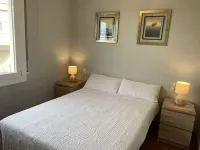 Ideally located 3-bedroom apartment with air conditioning and parking.