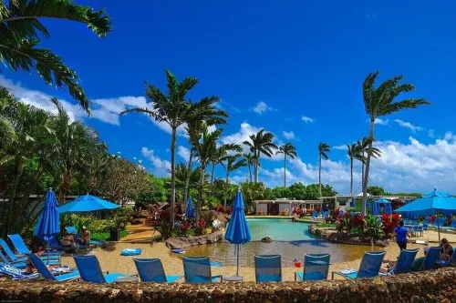 Remodeled Ground Floor Beach Condo with New A/C. KP #441, steps from the ocean! - Pool