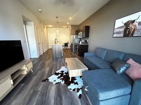 Stylish stay at the Domain Отели рядом с достопримечательностью «Microelectronics Research Center Department of Electrical and Computer Engineering»