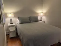 Williamsville Village Farm House  Convenient location for visting  Niagara Falls