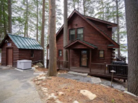 Highly Recommended Lake Side Cabin.  Welcome to Majestic Pines on Schroon Lake. Hotels in Schroon
