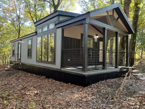 Cozy modern lake cabin on enchanting Eufaula
