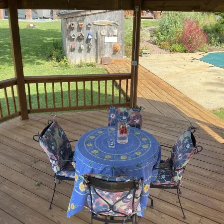 Relaxing, peaceful house in Calvert County, Md close to beach towns and DC.