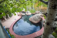 Stunning & Modern Family-Friendly Slopeside Retreat in the Heart of Snowmass!
