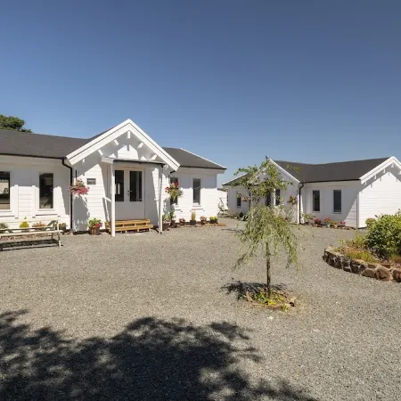 Sandymouth Lodge - Peaceful Spot Close to Sandy Beaches