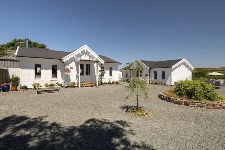 Sandymouth Lodge - Peaceful Spot Close to Sandy Beaches