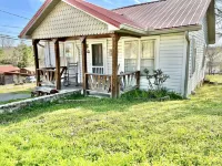 The Chandler House, 211 N Peabody Ave, Moutain View, Ar. 72560