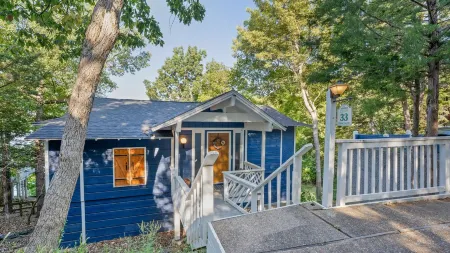 PRIVATE DOCK PRIVATE COVE IN MARGARITAVILLE Отели в г. Осейдж Тауншип