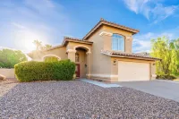 Saguaro Retreat: Heated Pool, Sauna, Spa, Golf, Pool Table, MSG Chair,Sleeps 14