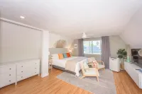 Buena Vista Barn • Modern, Clean & Quiet Hotels near Deer Park Monastery