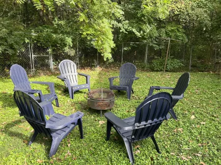 Adorable 3 Bedroom Walking Distance to Stadium & Campus