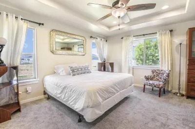 ✨ NEW, Desirable location in Broadmoor Subdivision Rock Creek Park附近的飯店