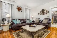 Elegant 2 BR With Stunning Kitchen Prime Location!