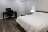 New home sleeps 10, open floor plan & amazing view Hotels in Manila