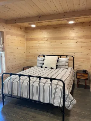 Lakefront Property - Minutes to Arc Encounter - Firepit & Dock JB 밀러 공원 주변 호텔