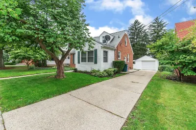 Immaculate home close to MSU, hospitals & downtown! Hotel in zona Lansing Community College