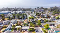 Stunning Seabright Cottage: Walk to the Beach & Boardwalk
