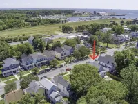 Belle is a cute cottage blocks from shops, bay, cafes 北安普敦縣酒店