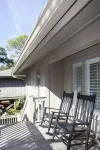 3 Br New Featured Renovation! Resort Privileges (pool, etc), very close to Ocean