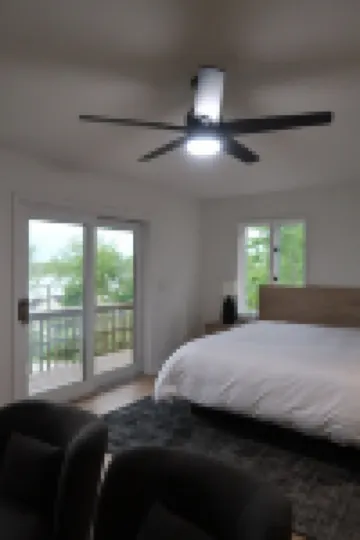 The View at Buckeye Lake - the ultimate lakefront retreat for 12.