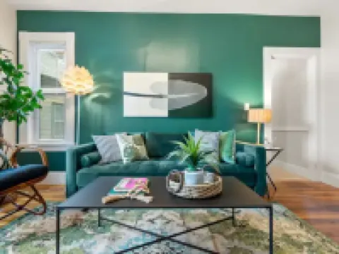 Garden Getaway 2BR Minutes to Salem, Beach, and train to Boston! ビバリーのホテル