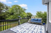 10-min walk to SK Town Beach/4 bed 2-bath home in Blackberry Hills neighborhood