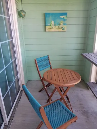 Charming BEACHFRONT condo in Galveston, 2 POOLS open year round, FITNESS CENTER Отели рядом с достопримечательностью «Муди Гарденс»