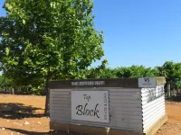 The Picker's Hut - Peaceful vineyard setting Hotels in Barmera