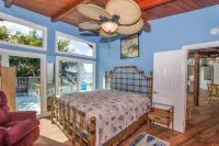Oceanfront Home With Large Private Deck with boat dockage Hotels in Cudjoe Key