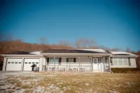 Minutes from WineTrail, Giant City, Shawnee Forest - Daily Deer Viewing - Rural