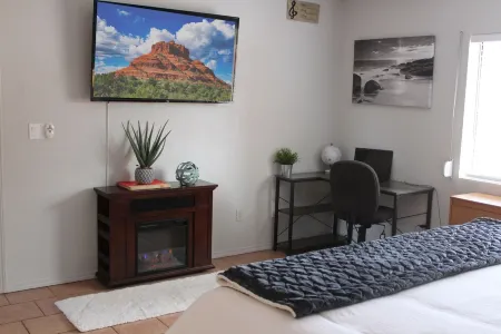 Sedona Spa House - therapeutic spa, smart home..