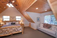 Upscale Mountain Chalet in Blue Lake Springs, Free Wifi/Cable, Gas Fireplace