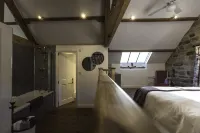 Luxury retreat for 2 couples/ family in spectacular location in North York Moors