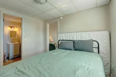 1-bedroom apartment just a short walk to Hershey Theatre Hotels near Five Below