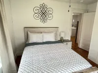 Lovely 3-Bedroom in Historic Downtown Ipswich Hotels in Ipswich