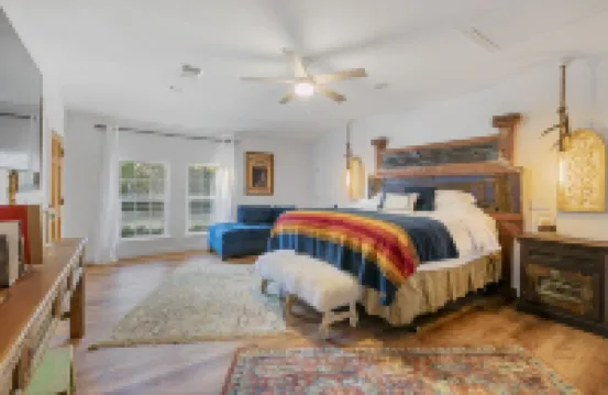 A "Willie" Nice House, with a Willie Nice View! 509 East Avenue, Marble Falls