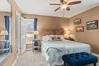 Lakeside Comfort with Private Dock! Close to local marinas!!