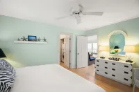 Oceanfront Private Home on Folly Beach! Screened Porch & Open Sundeck! Hotels near Folly Beach