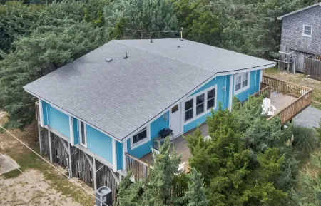 Finlandia: 3BR Avon cottage. Dog-friendly - steps from pristine beach!